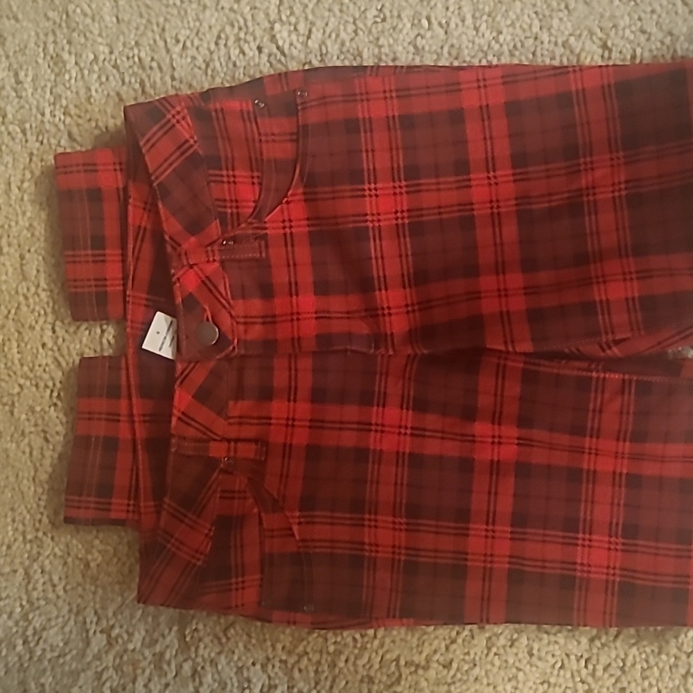 Time & Tru Plaid Tartan Punk look
